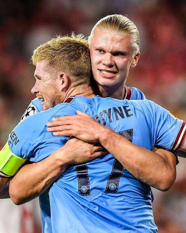 爱德华兹半场12分4失误，兰德尔10中5拿到14分（半场战报：爱德华兹12分4失误，兰德尔10投5中砍下14分）