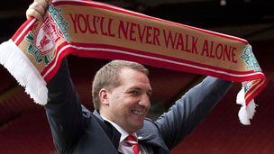 你们猜猜巴扎黑最喜欢带哪顶帽子？（猜猜看，巴扎黑最钟爱哪顶帽子？）