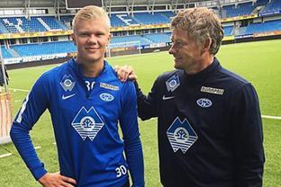 卡洛斯：银河战舰时期小贝是最佳队友，他倾尽所有为皇马付出（卡洛斯：银河战舰时代小贝是最佳队友，为皇马奉献了一切）