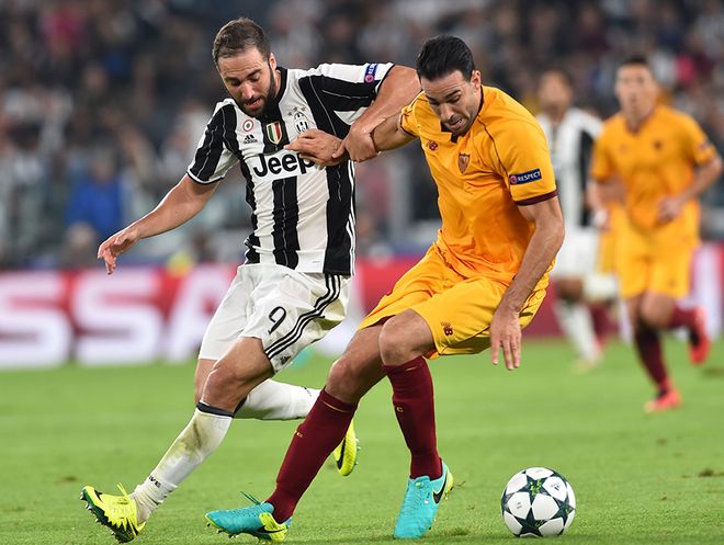 足球中超两场比赛因大雾暂停（受大雾影响，中超两场比赛暂停）