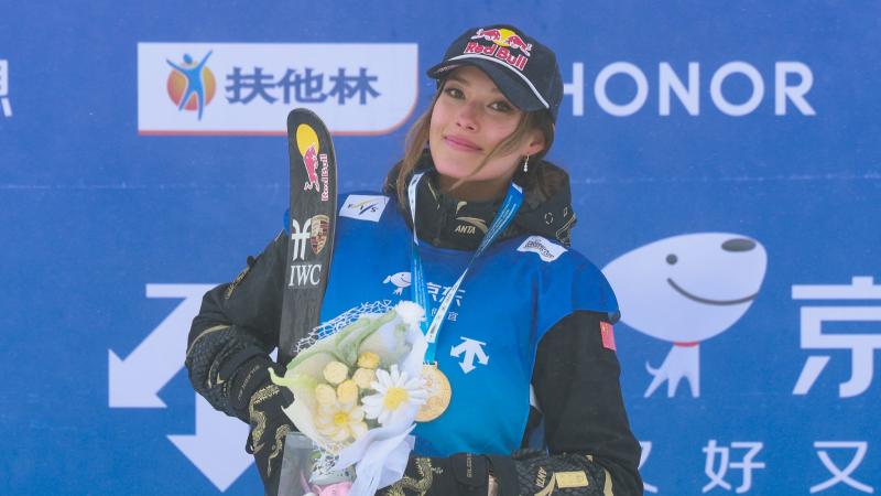 记者：热刺不会在冬窗召回武什科维奇，球员将留在汉堡（记者：热刺冬窗无意召回武什科维奇，他将继续留在汉堡）