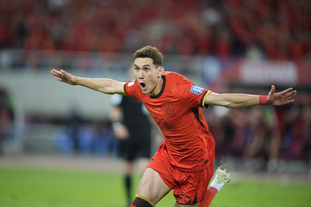 迭戈-莱昂：我几乎与所有球员进行了交谈，他们为我提供建议（迭戈-莱昂：几乎与所有球员交流，收获大量建议）