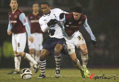 卡卢卢：斯帕莱蒂要求很高；我们可以随时切换三后卫或四后卫（卡卢卢：斯帕莱蒂要求严格，三四后卫切换自如）