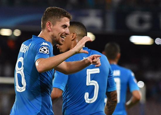 奥尔莫：亚马尔一直渴望入选国家队，他已习惯成为舆论的焦点（奥尔莫：亚马尔一直盼着披上国家队战袍，早已习惯站在聚光灯下）