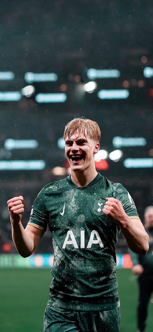 热那亚vs佛罗伦萨：洛伦佐-科隆博、厄斯蒂高首发，德赫亚、多多出战（热那亚战佛罗伦萨：洛伦佐-科隆博、厄斯蒂高先发，德赫亚与多多出场）