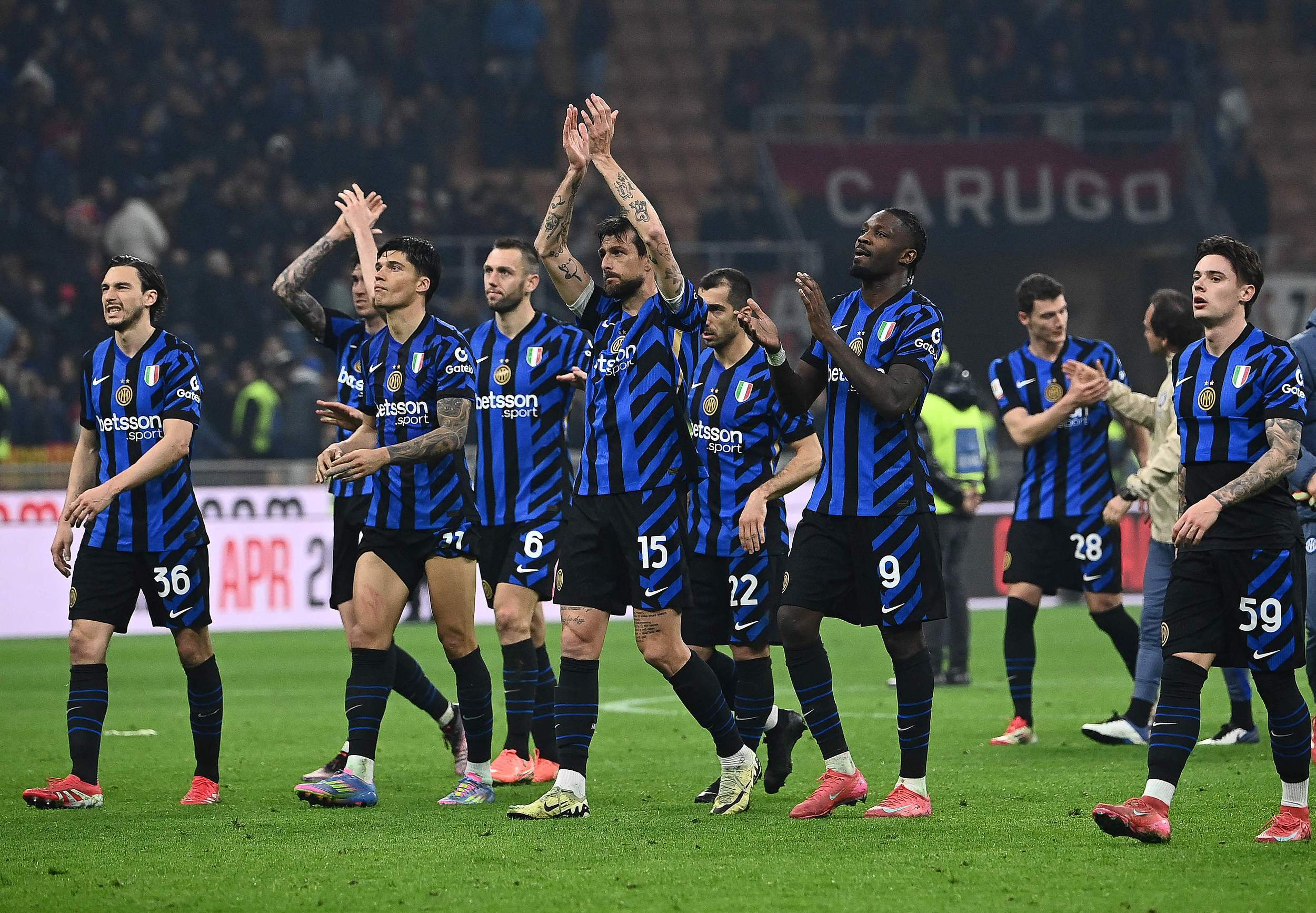 孔帕尼：我有关注曼城希望他们英超夺冠；连胜时我们也要反思（孔帕尼：关注曼城盼其英超封王；即便连胜仍需反思）