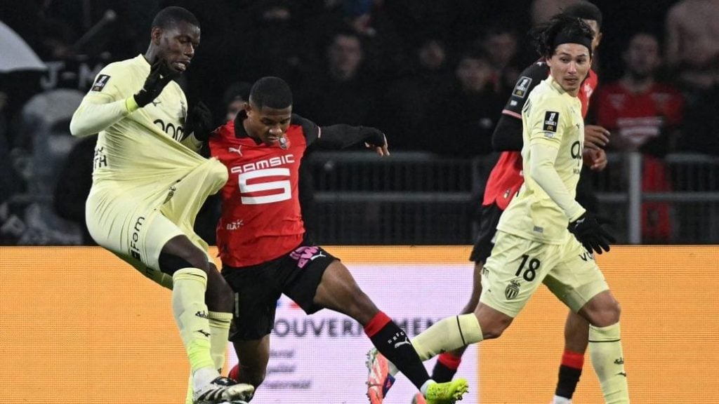 国王杯半场：格列兹曼破门，马竞2-1巴利阿里竞技（国王杯半场战报：格列兹曼建功，马竞2-1领先巴利阿里竞技）