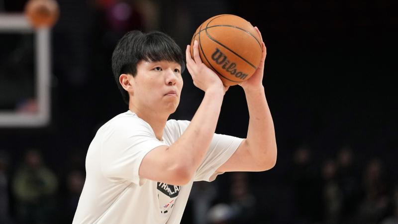 湖人詹姆斯关键三分锁定胜利（詹姆斯命中关键三分助湖人锁定胜局）