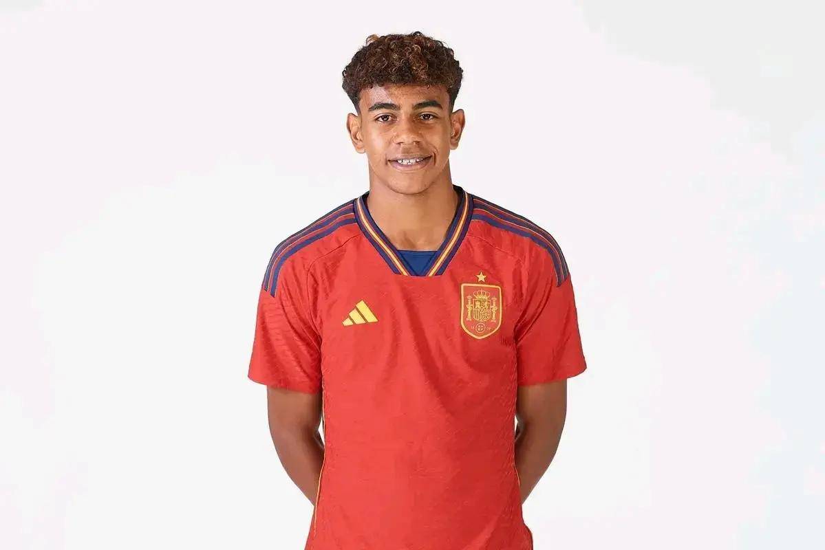 挪威主帅谈晋级世界杯：这是个超现实的夜晚，我感到非常自豪（挪威主帅：晋级世界杯如梦似幻，我倍感自豪）